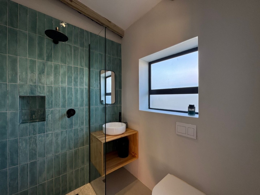 To Let 1 Bedroom Property for Rent in Bloubergrant Western Cape